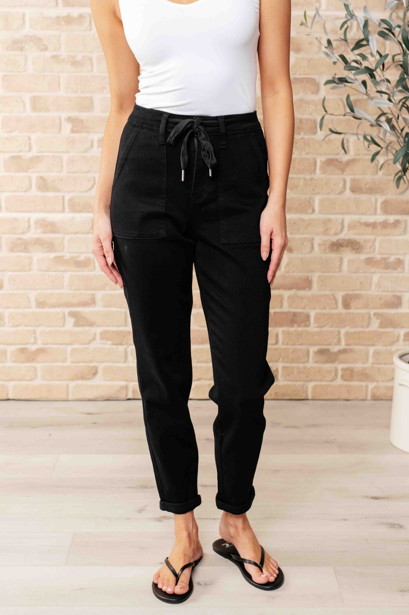 Judy Blue | Carmen Double Cuff Joggers in Black