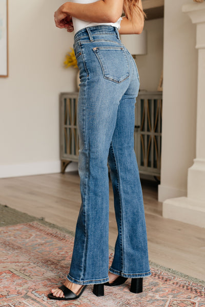 Judy Blue | Genevieve Mid Rise Vintage Bootcut Jeans