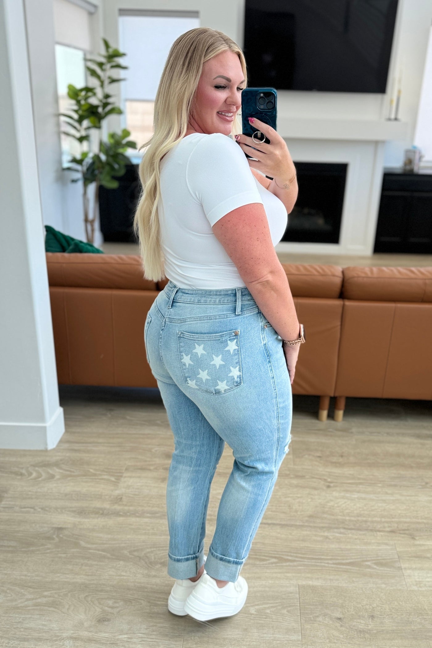 Judy Blue | Sam Mid Rise Star Pocket Boyfriend Jeans