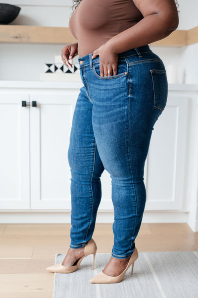 Judy Blue | Maxine Mid-Rise Skinny Jeans