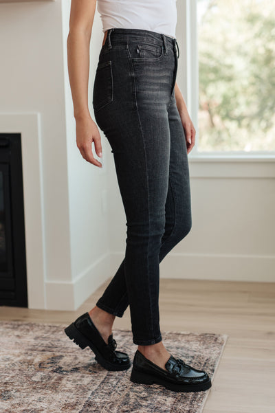 Judy Blue | Octavia High Rise Control Top Skinny Jeans in Washed Black