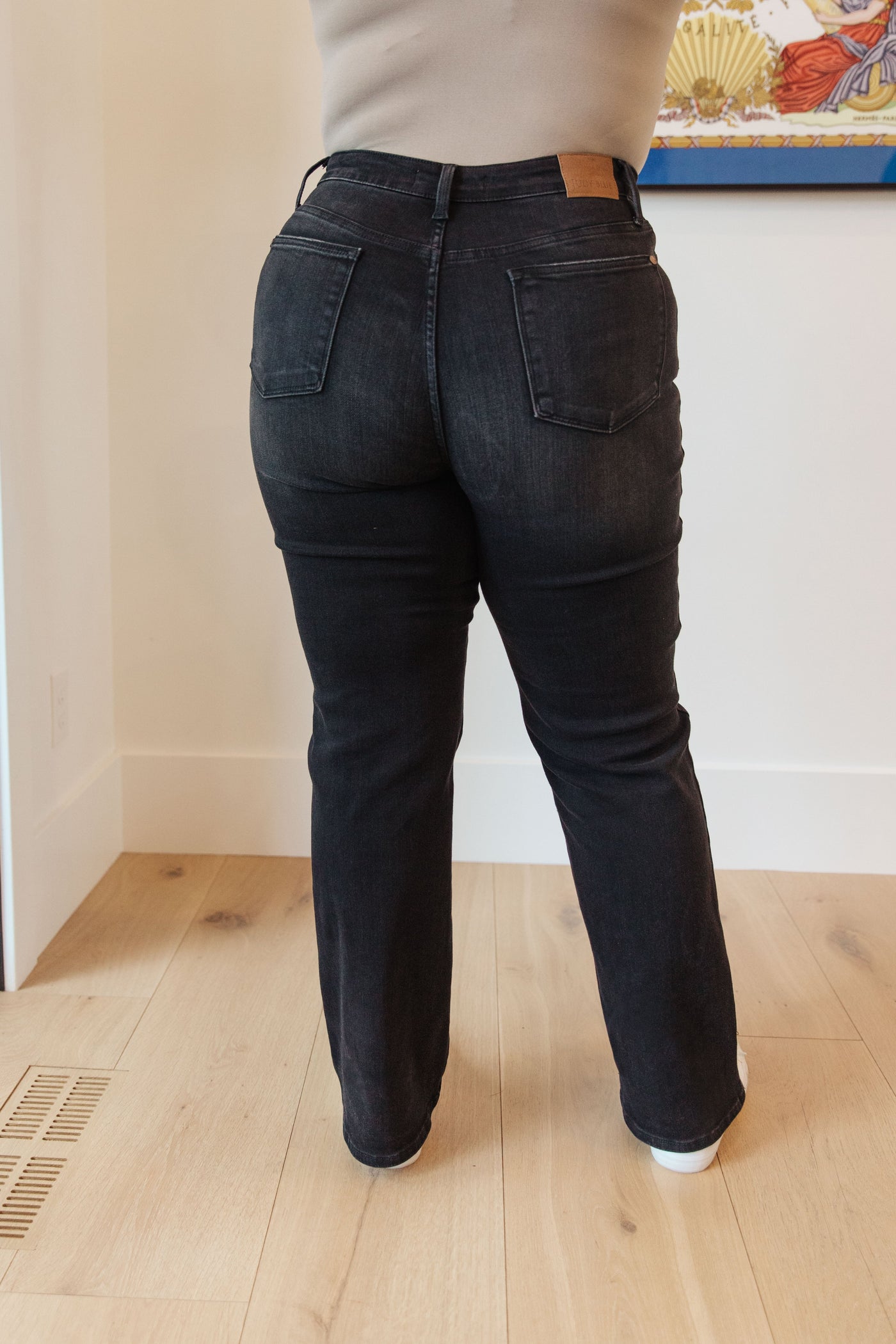 Judy Blue | Eleanor High Rise Classic Washed Black Straight Jeans