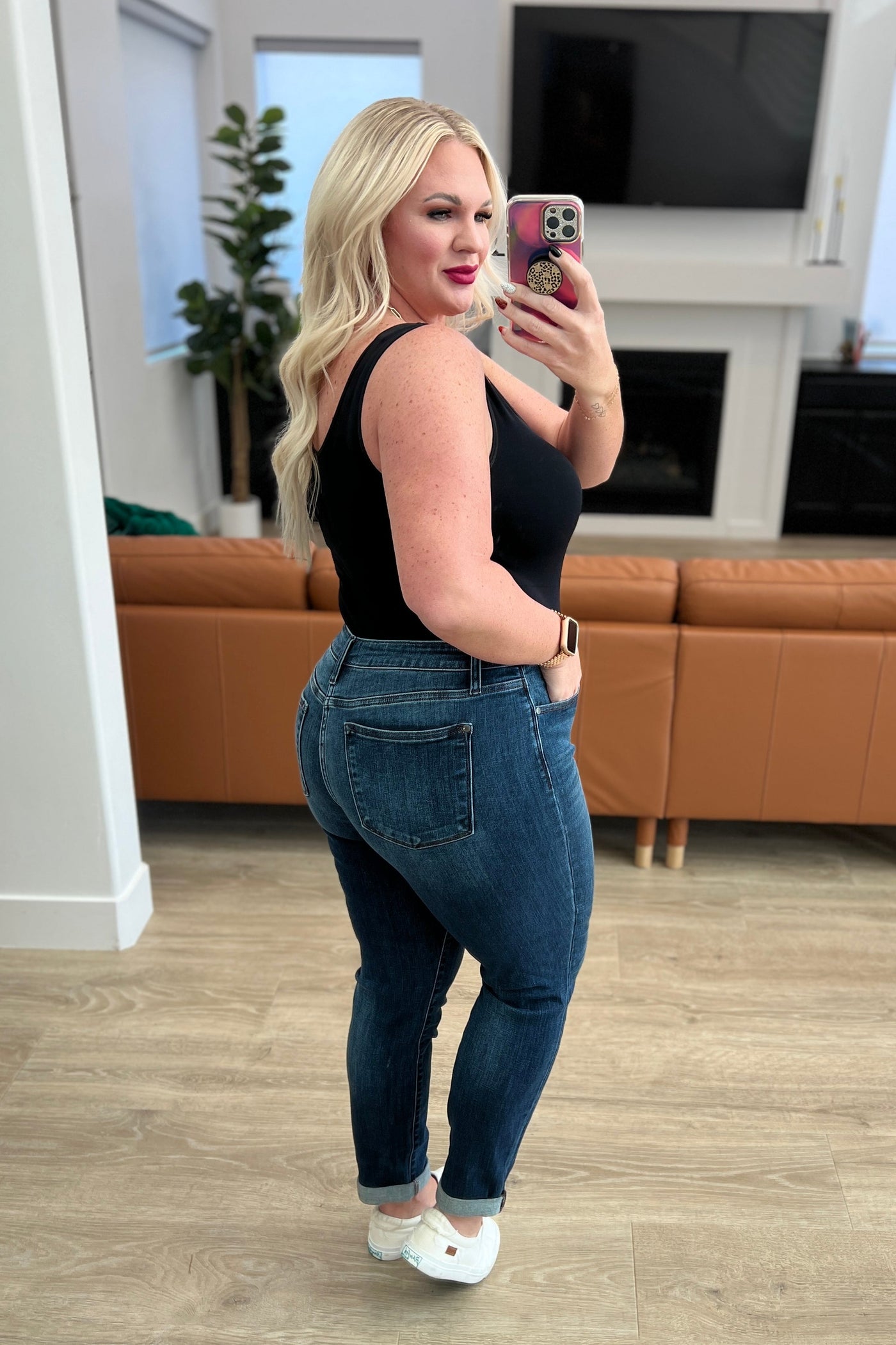 Judy Blue | Amber Mid Rise Cuffed Slim Fit Jeans