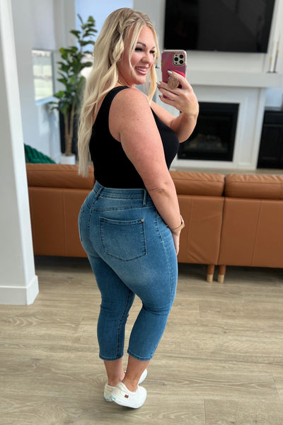 Judy Blue | Emily High Rise Cool Denim Pull On Capri Jeans