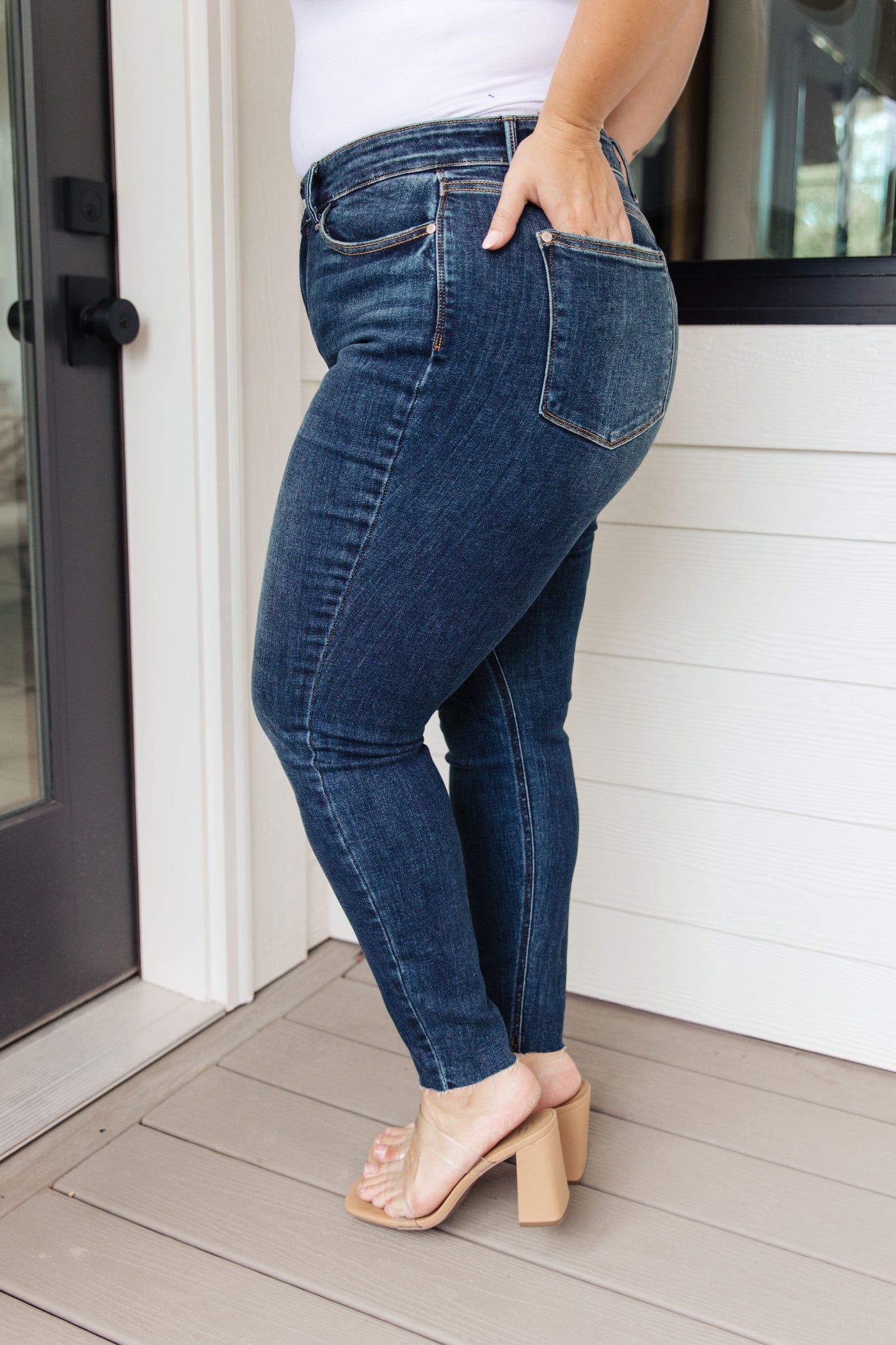 Judy Blue | Lydia Mid Rise Vintage Raw Hem Skinny Jeans